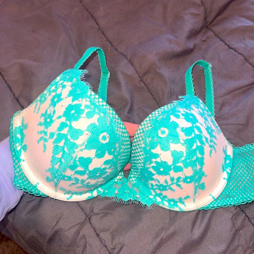 Sexy Victoria’s Secret push up bra